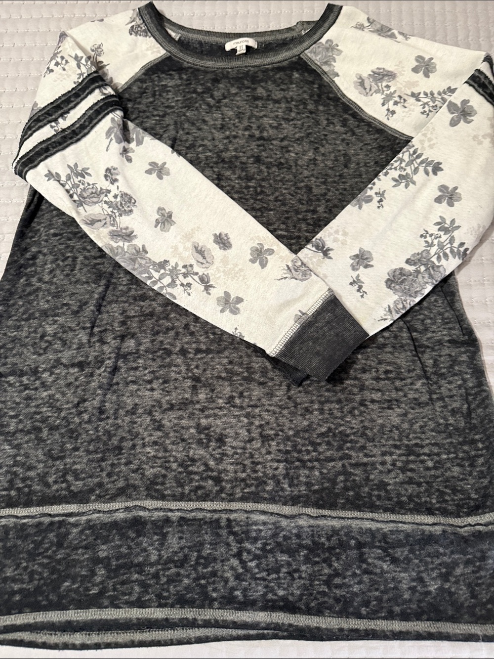 Maurices Black Charcoal Crewneck Sweater with Floral Raglan Sleeves size medium